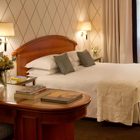 Starhotels Majestic فندق