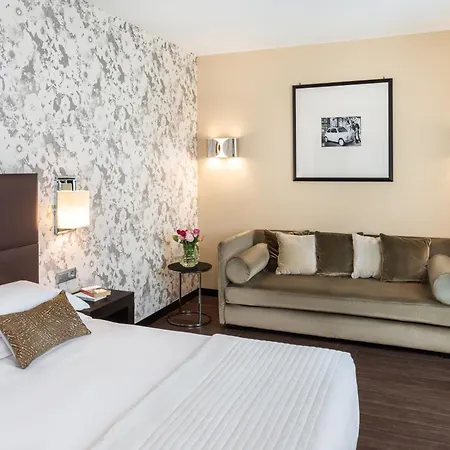 Starhotels Majestic Hotel 4*