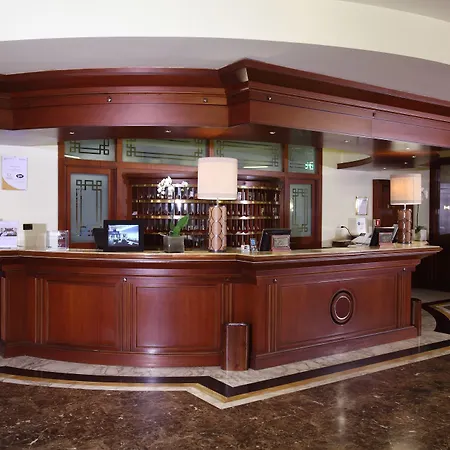 فندق Starhotels Majestic 4*