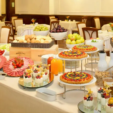 Starhotels Majestic Hotel 4*