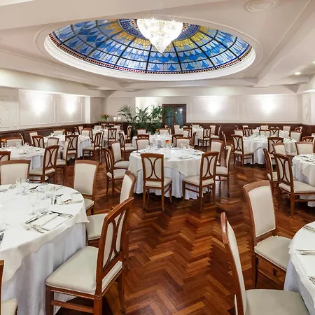 Hotell Starhotels Majestic 4*