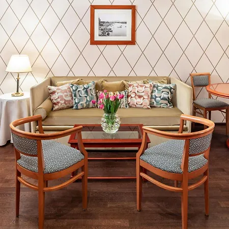 Starhotels Majestic Hotel 4*